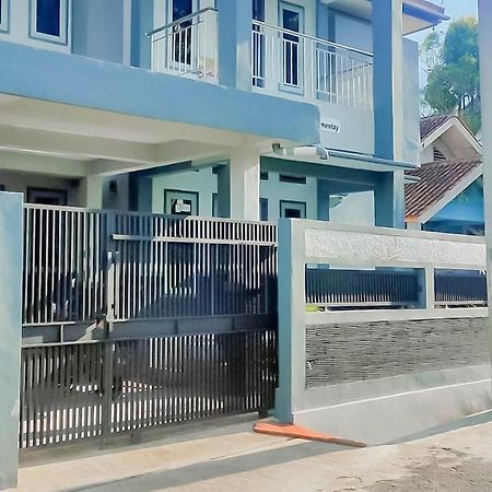 Triyoga Homestay Syariah Redpartner Sangkanurip Eksteriør bilde